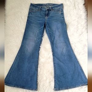 AMERICAN EAGLE FESTIVAL FLARE JEAN